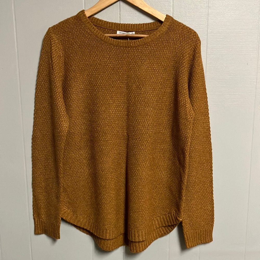 Staccato Sweater Size Large Gold NWT